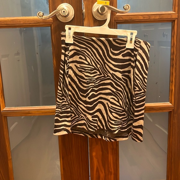 Brown zebra print mini skirt - Picture 1 of 3